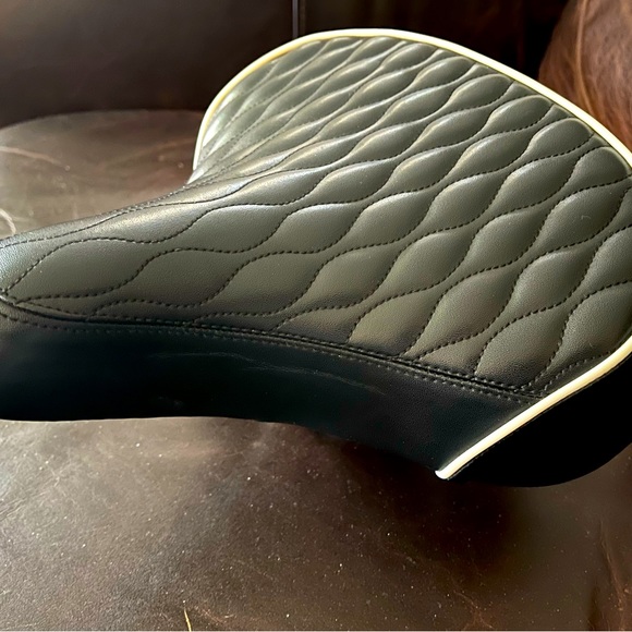 schwinn quilted spring bike seat